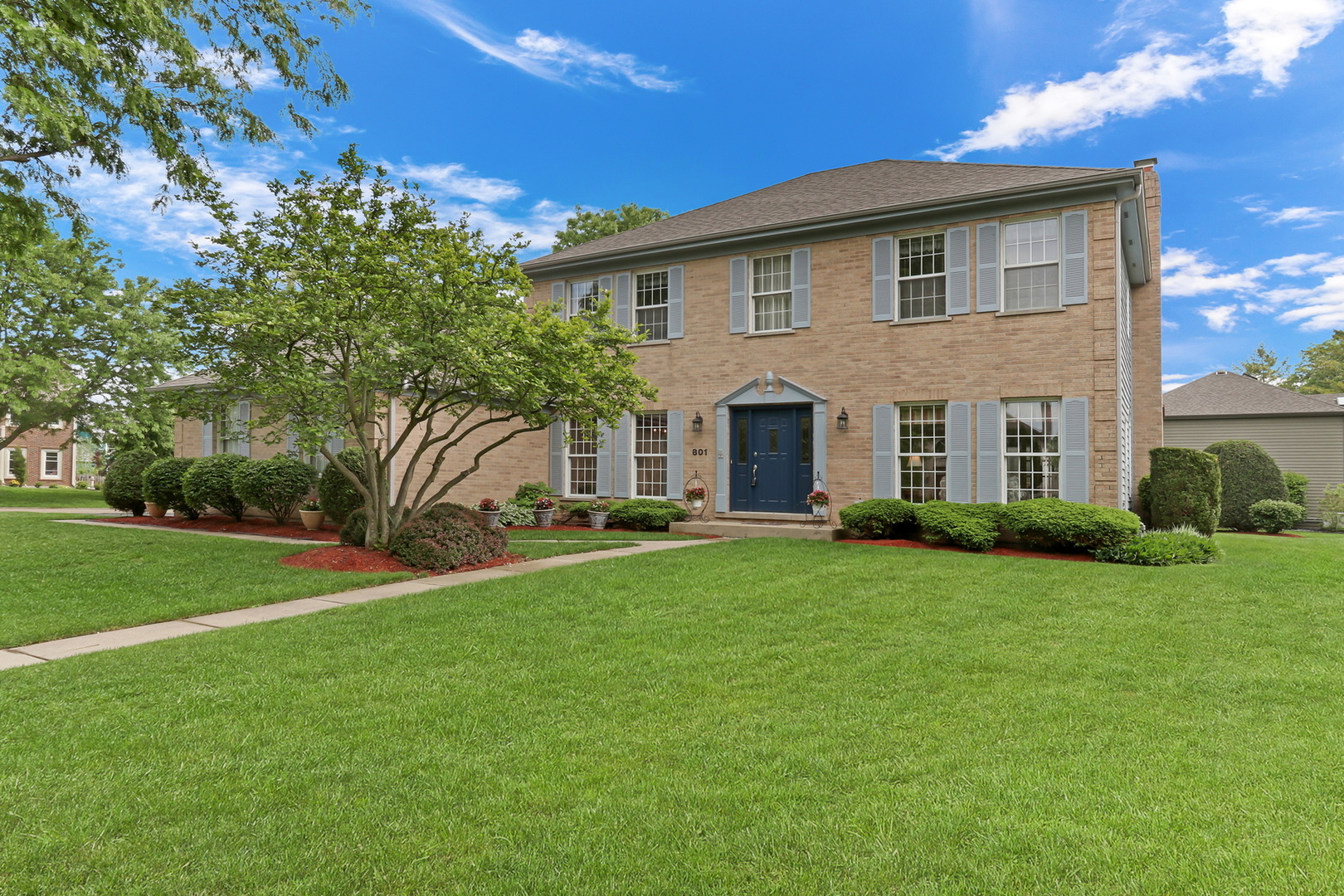 801 Fieldale Lane, Grayslake, IL 60030