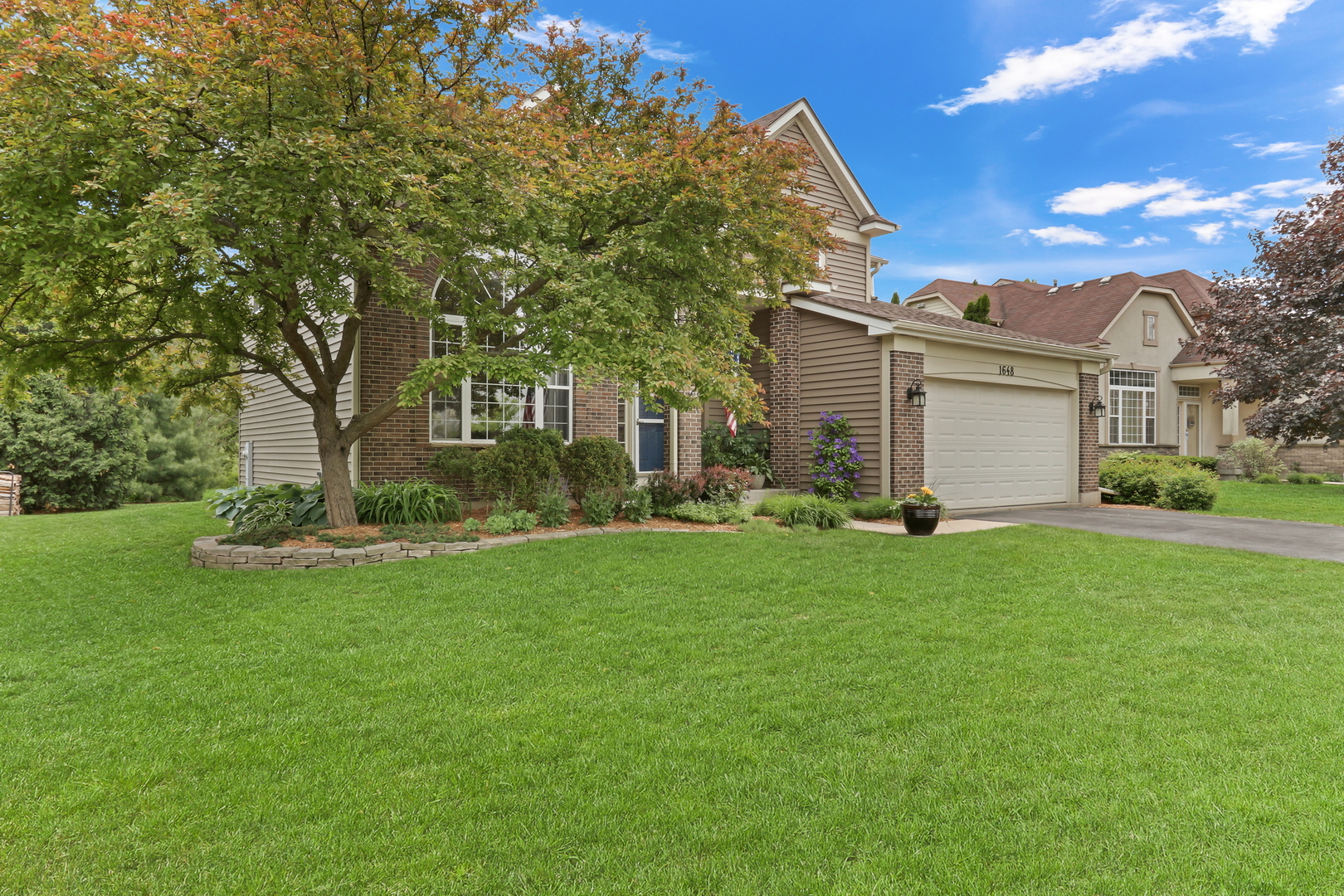 1648 NORMANDY WOODS Court, Grayslake, IL 60030