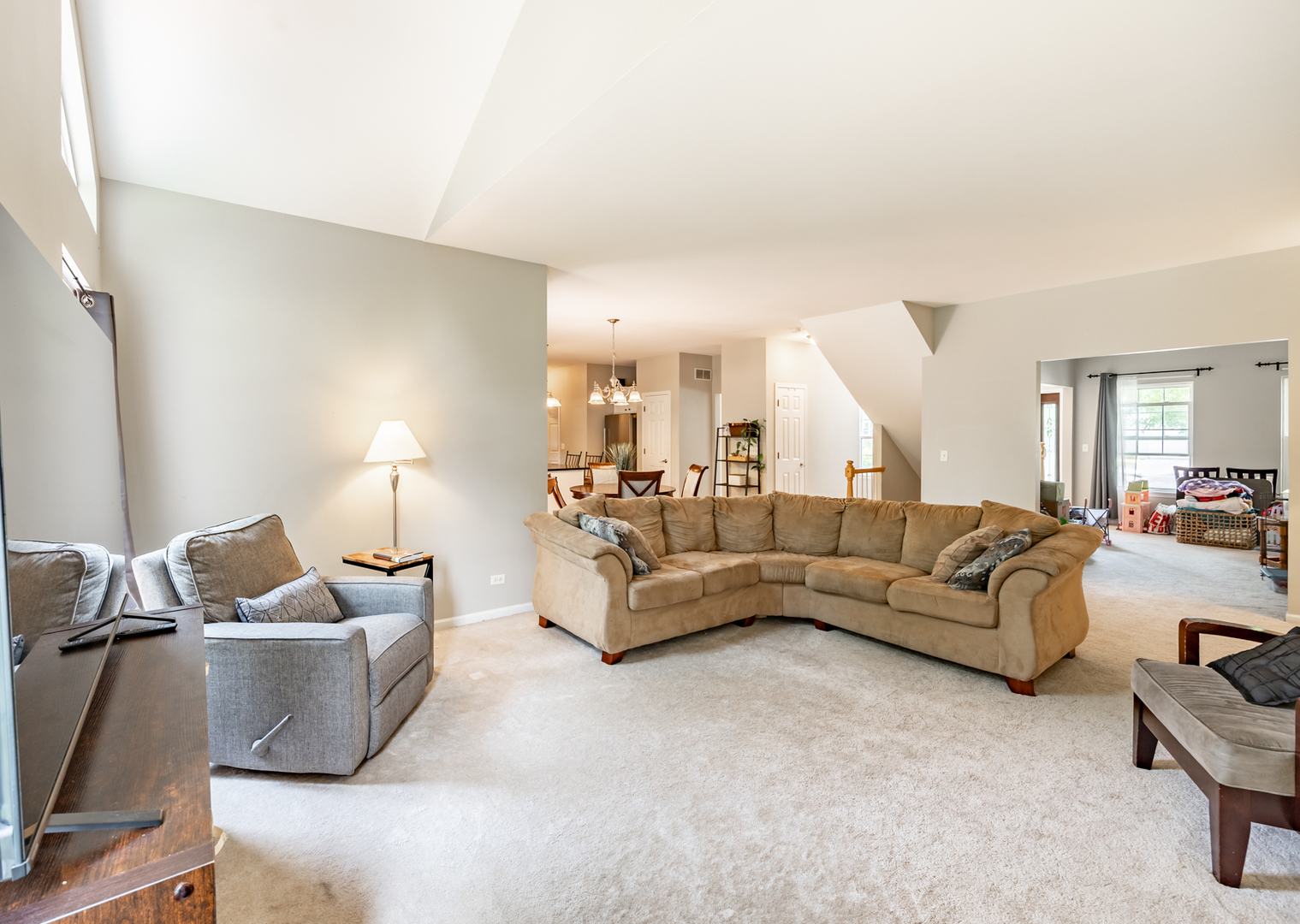 520 Carriage Way, South Elgin, IL 60177