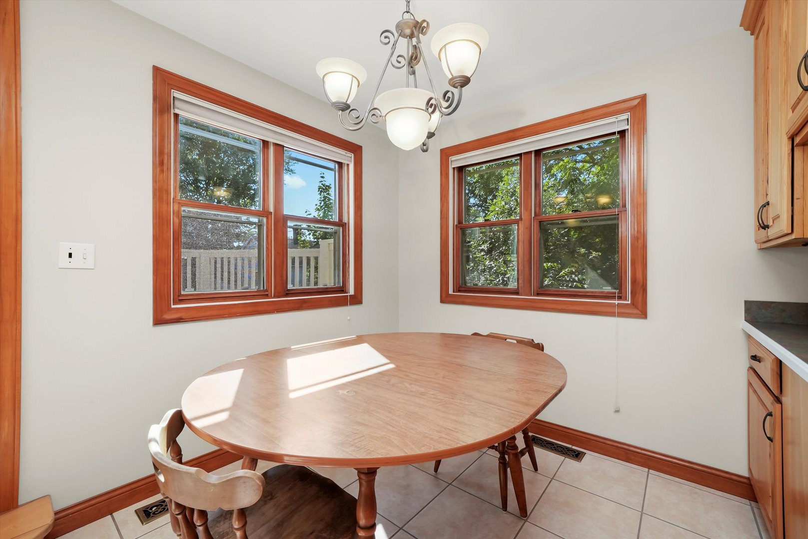 330 3rd Street, Libertyville, IL 60048