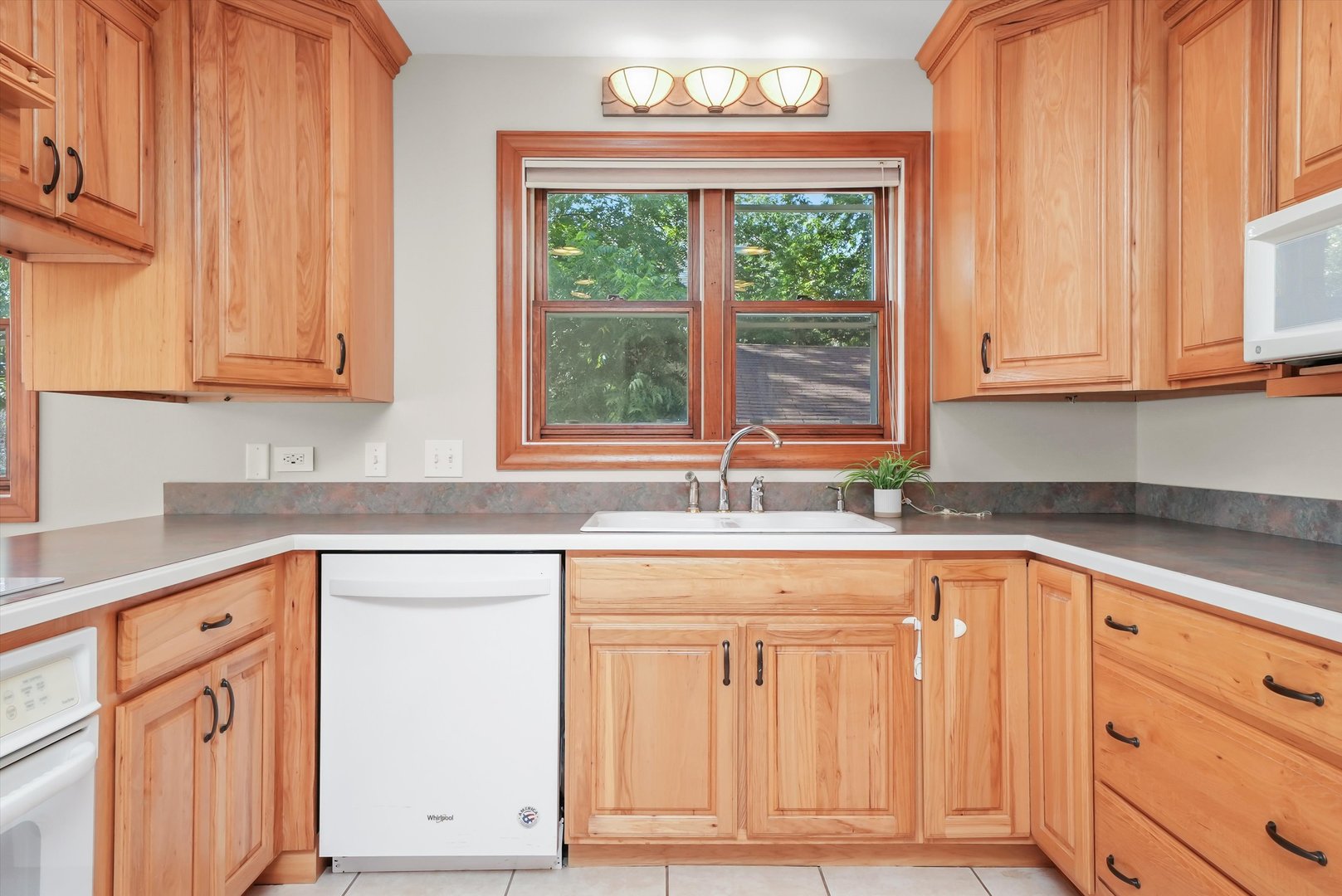 330 3rd Street, Libertyville, IL 60048