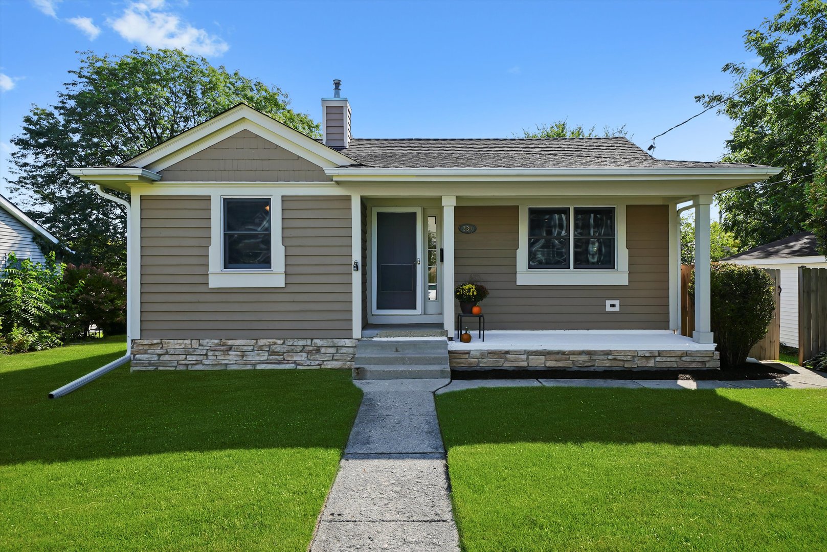 330 3rd Street, Libertyville, IL 60048