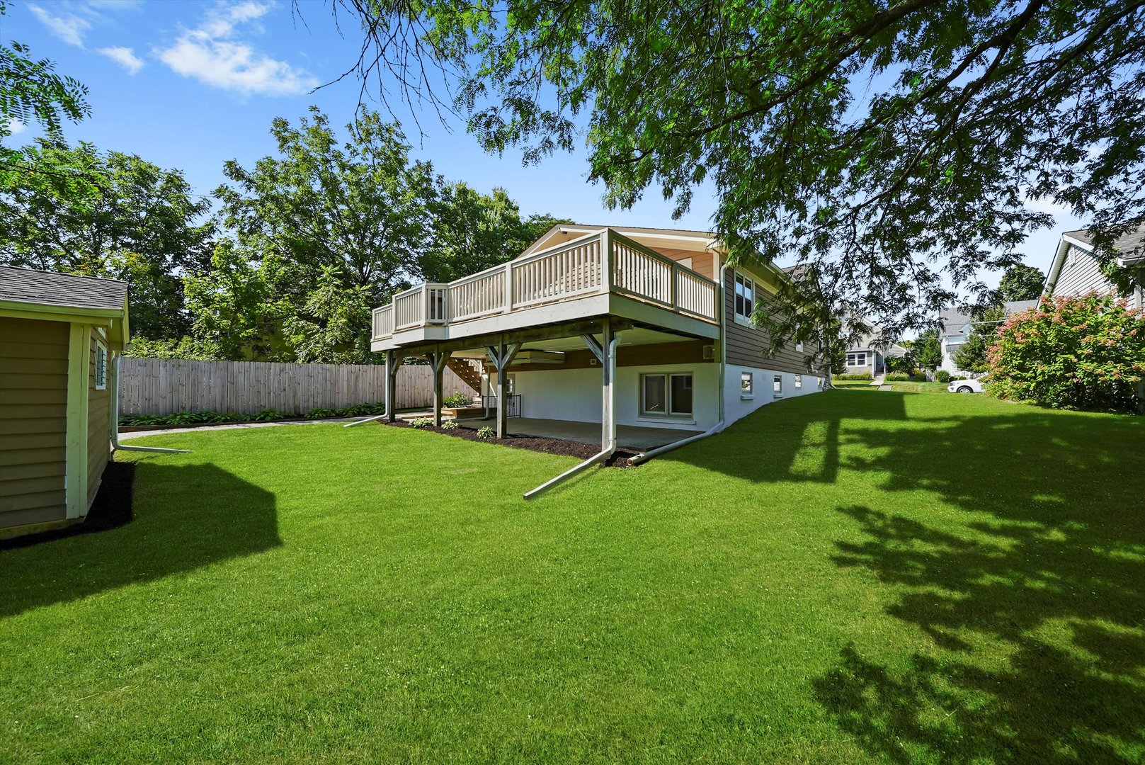 330 3rd Street, Libertyville, IL 60048