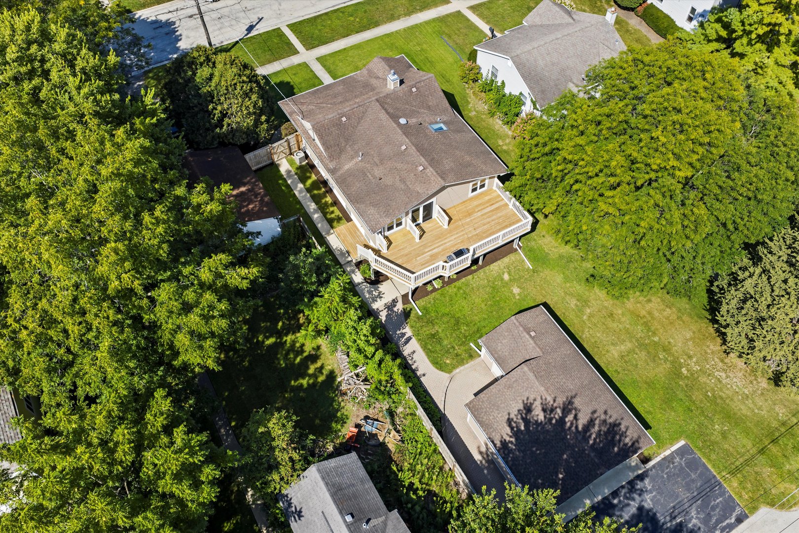 330 3rd Street, Libertyville, IL 60048