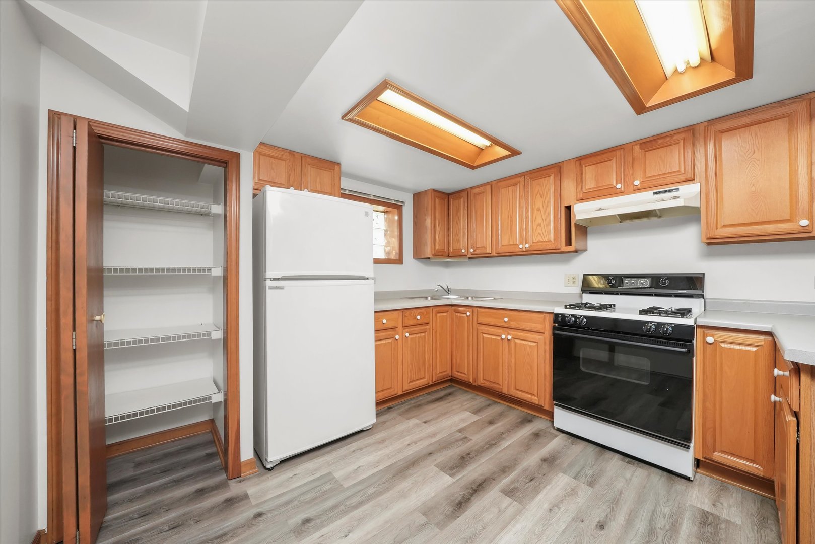 330 3rd Street, Libertyville, IL 60048