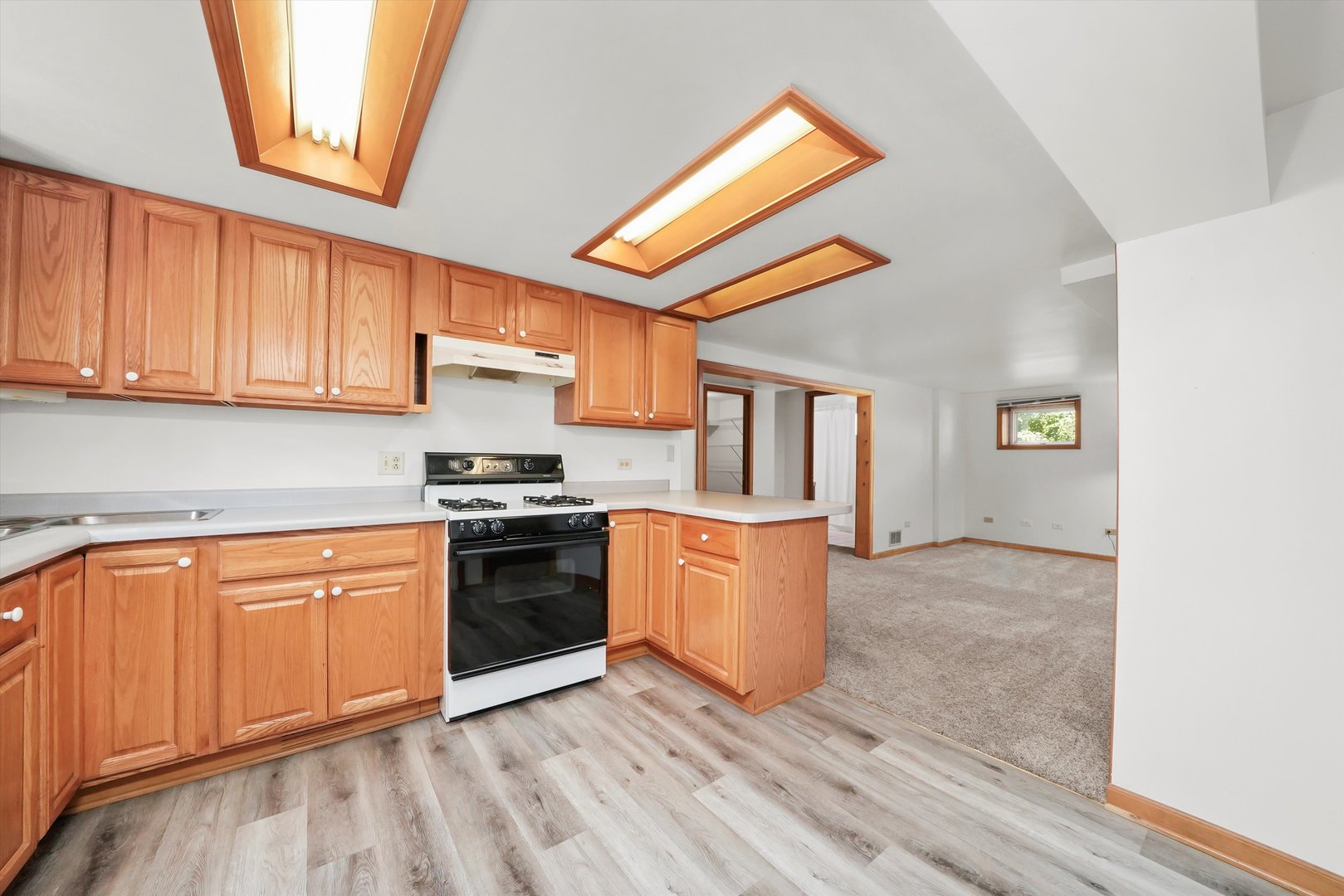 330 3rd Street, Libertyville, IL 60048