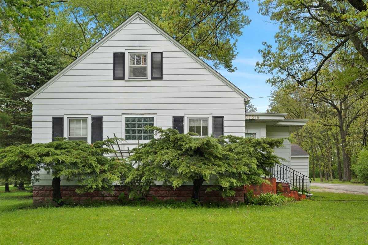 37519 N North Avenue, Beach Park, IL 60087
