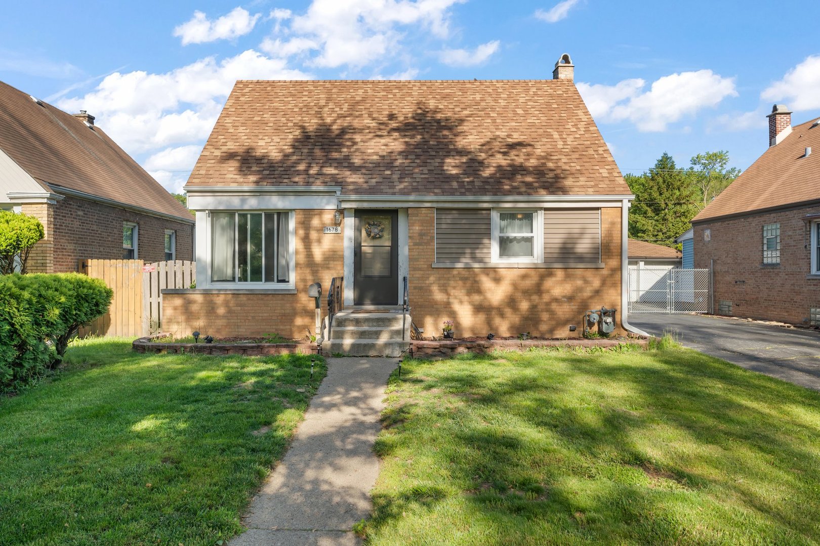 1678 State Line Road, Calumet City, IL 60409