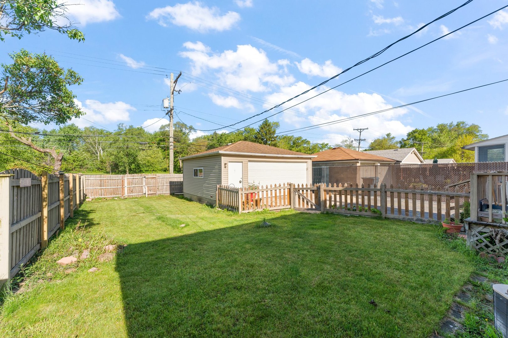 1678 State Line Road, Calumet City, IL 60409