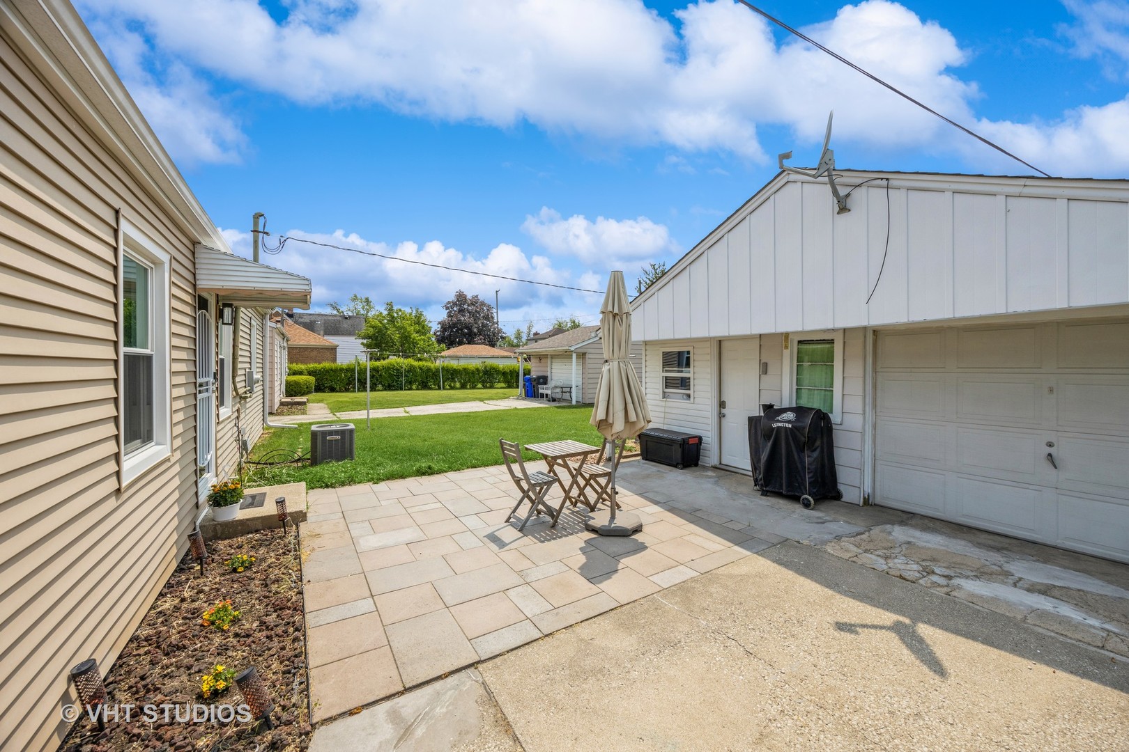 4338 FISHERMANS Terrace, Lyons, IL 60534