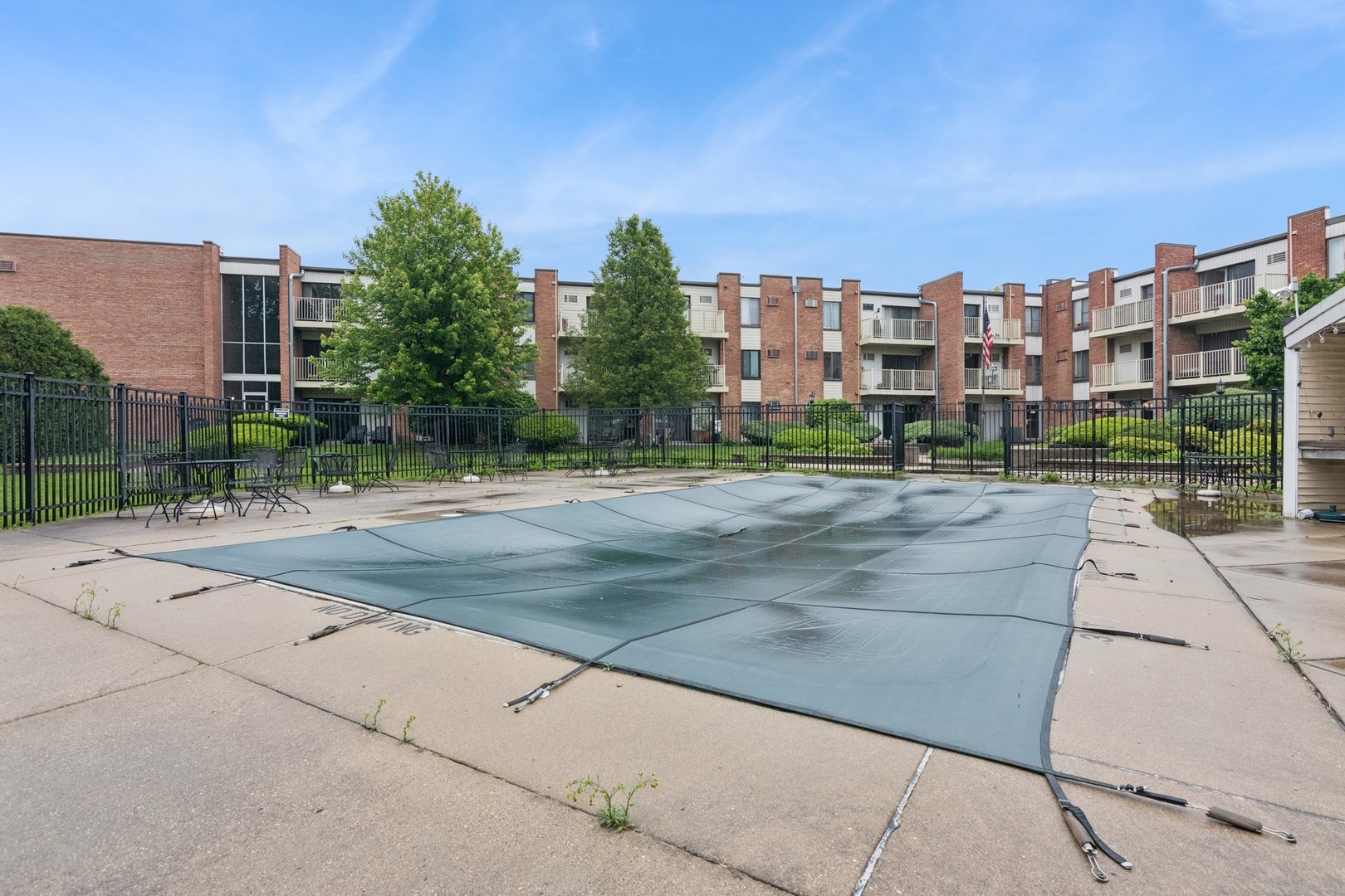 300 W Fullerton Avenue #108, Addison, IL 60101
