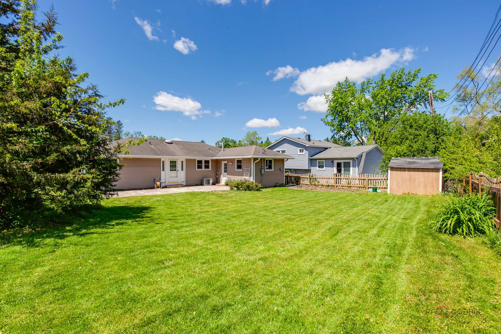 2422 E Grand Avenue, Lindenhurst, IL 60046