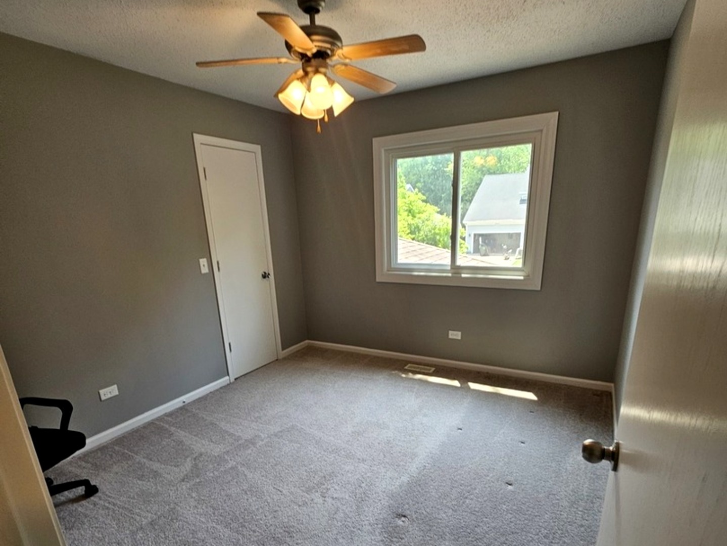 1602 Nightengale Circle, Lindenhurst, IL 60046