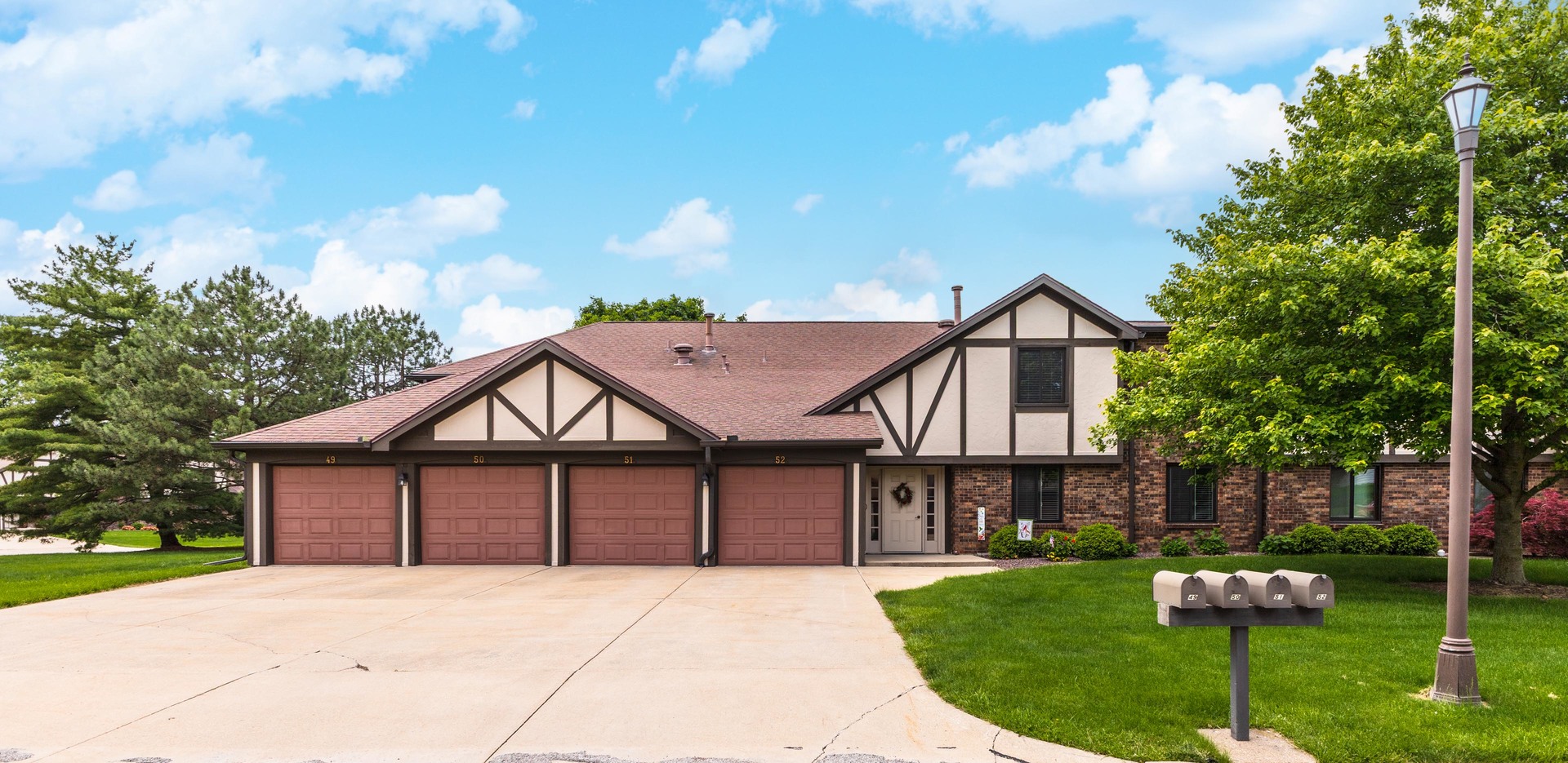 52 Brandywine Court, Bloomington, IL 61704