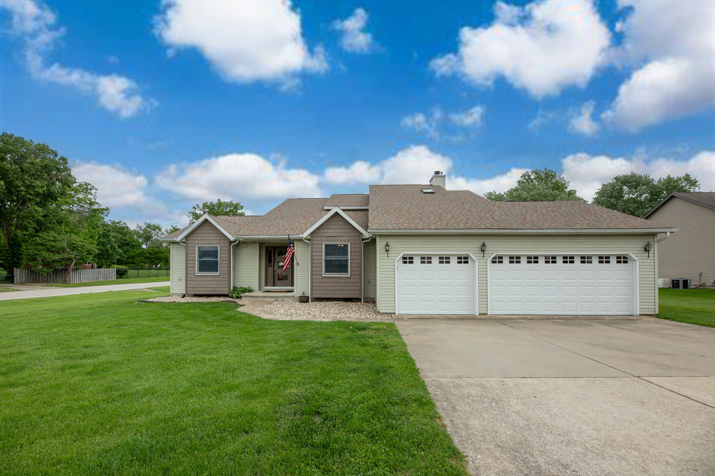 680 Stardust Drive, Sherman, IL 62684