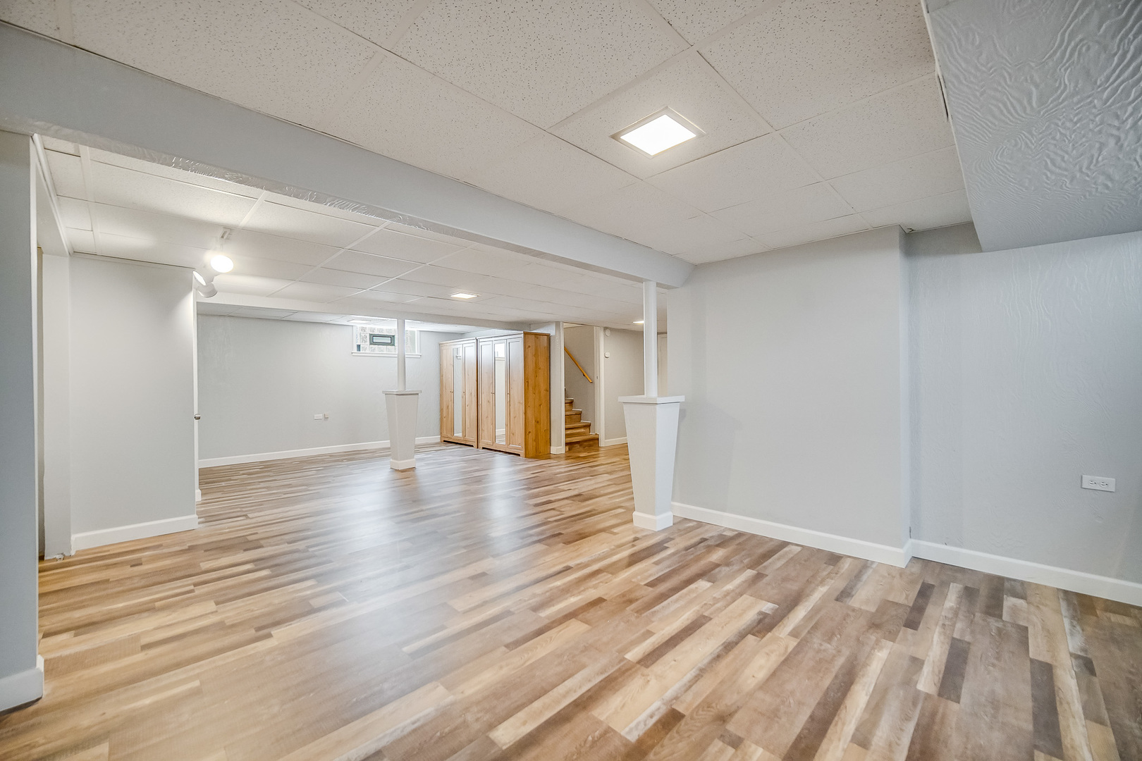 7716 W Thorndale Avenue, Chicago, IL 60631