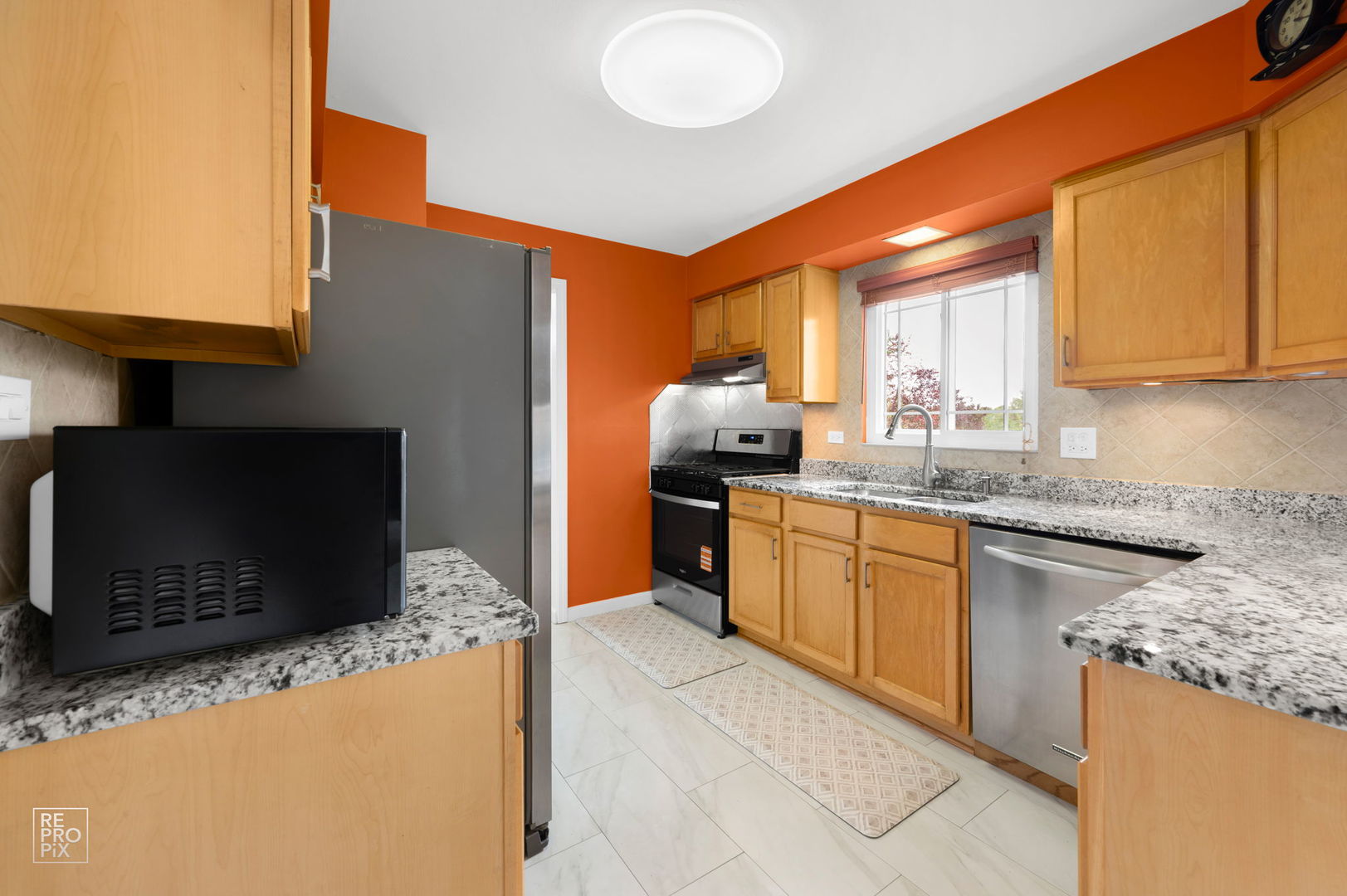 820 N DEXTER Lane, Hoffman Estates, IL 60169