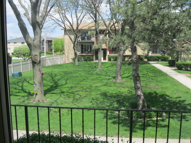 4739 W 105th Place #101, Oak Lawn, IL 60453