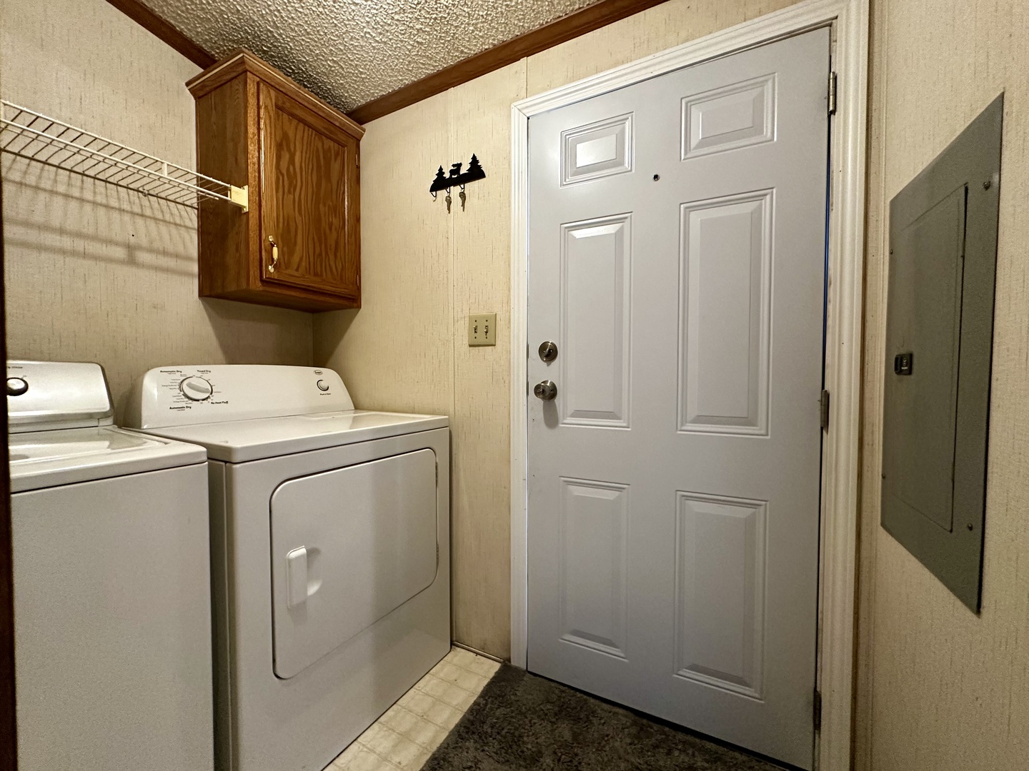 1008 Bloomington Street, Dewitt, IL 61735