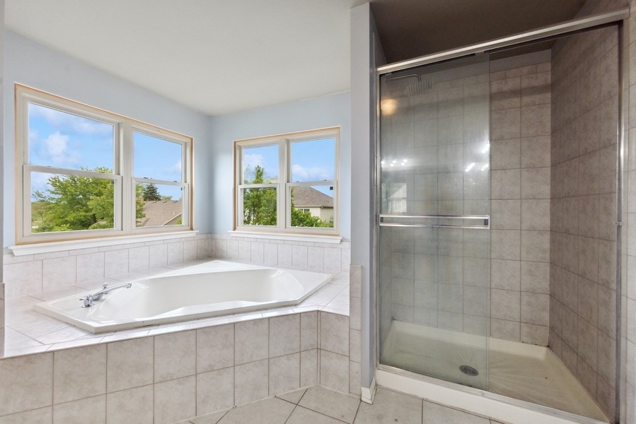 2 12 Lakes Court, Lake In The Hills, IL 60156