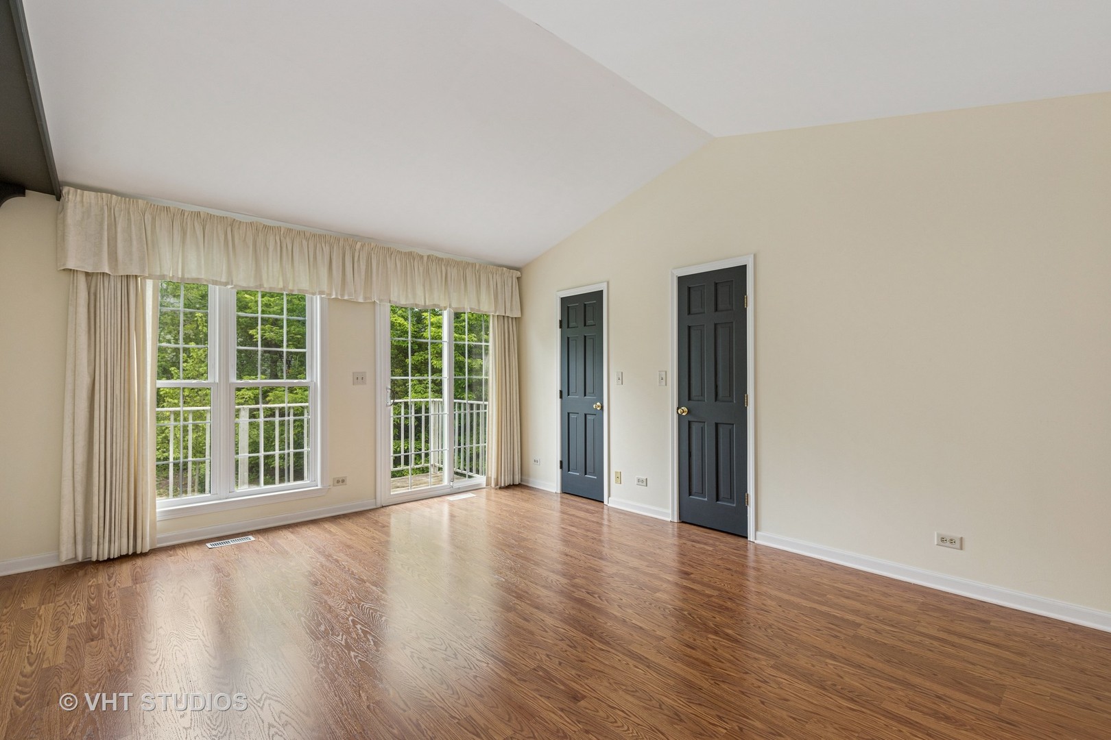 818 Kalamazoo Circle, Vernon Hills, IL 60061