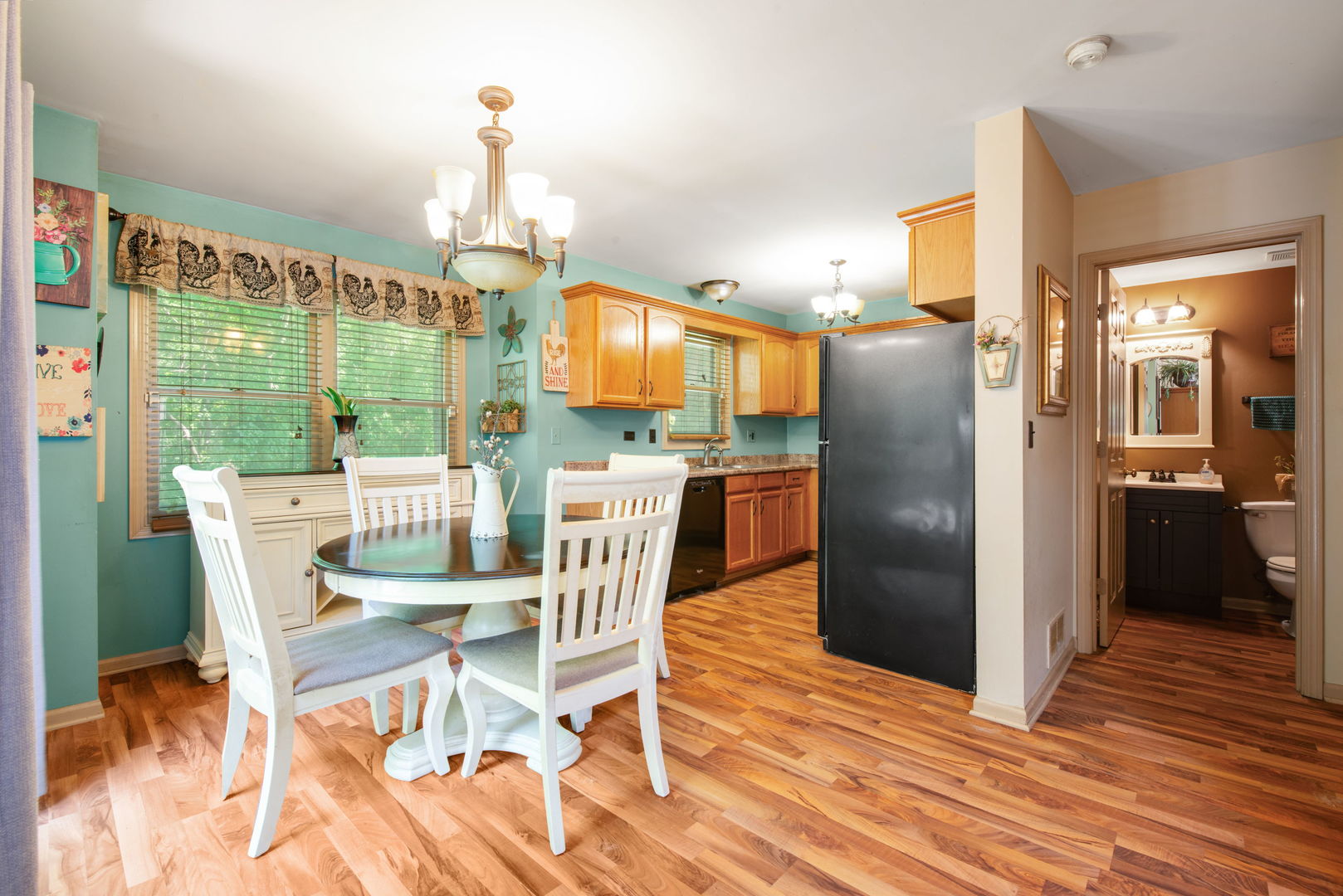 343 S GILBERT Street, South Elgin, IL 60177