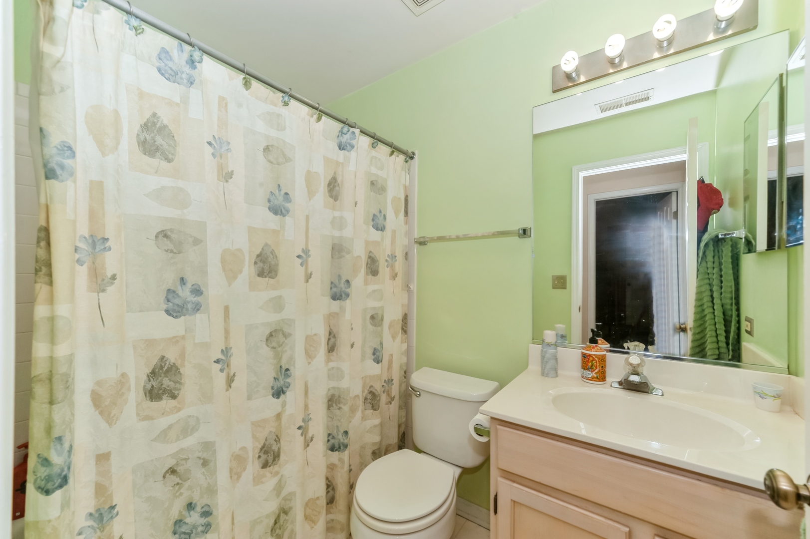 1431 Orleans Drive, Mundelein, IL 60060