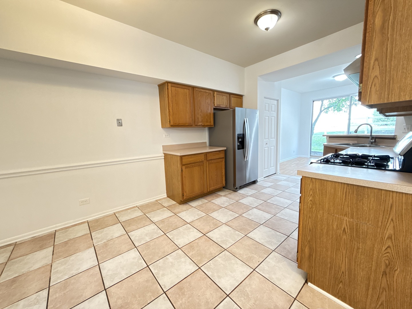 8294 Sweetwater Court, Darien, IL 60561