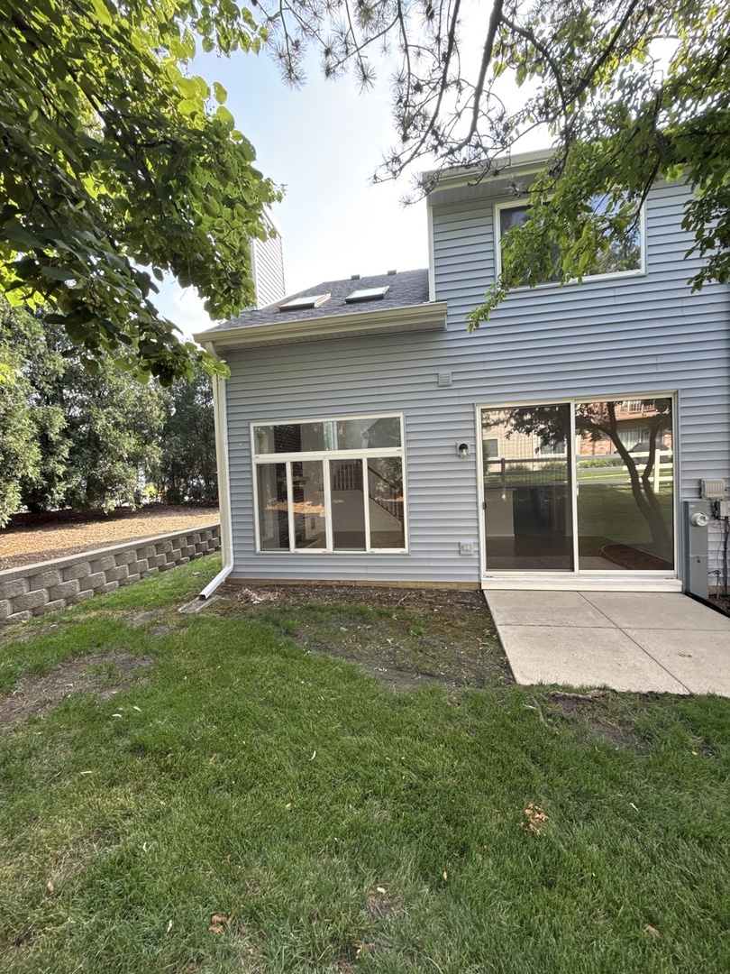 8294 Sweetwater Court, Darien, IL 60561