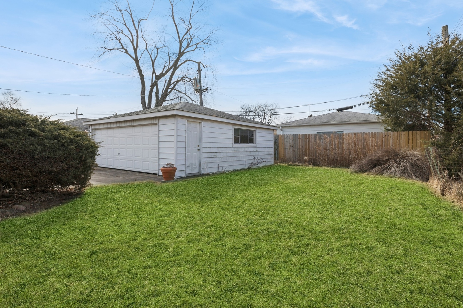 8746 N Ozark Avenue, Niles, IL 60714