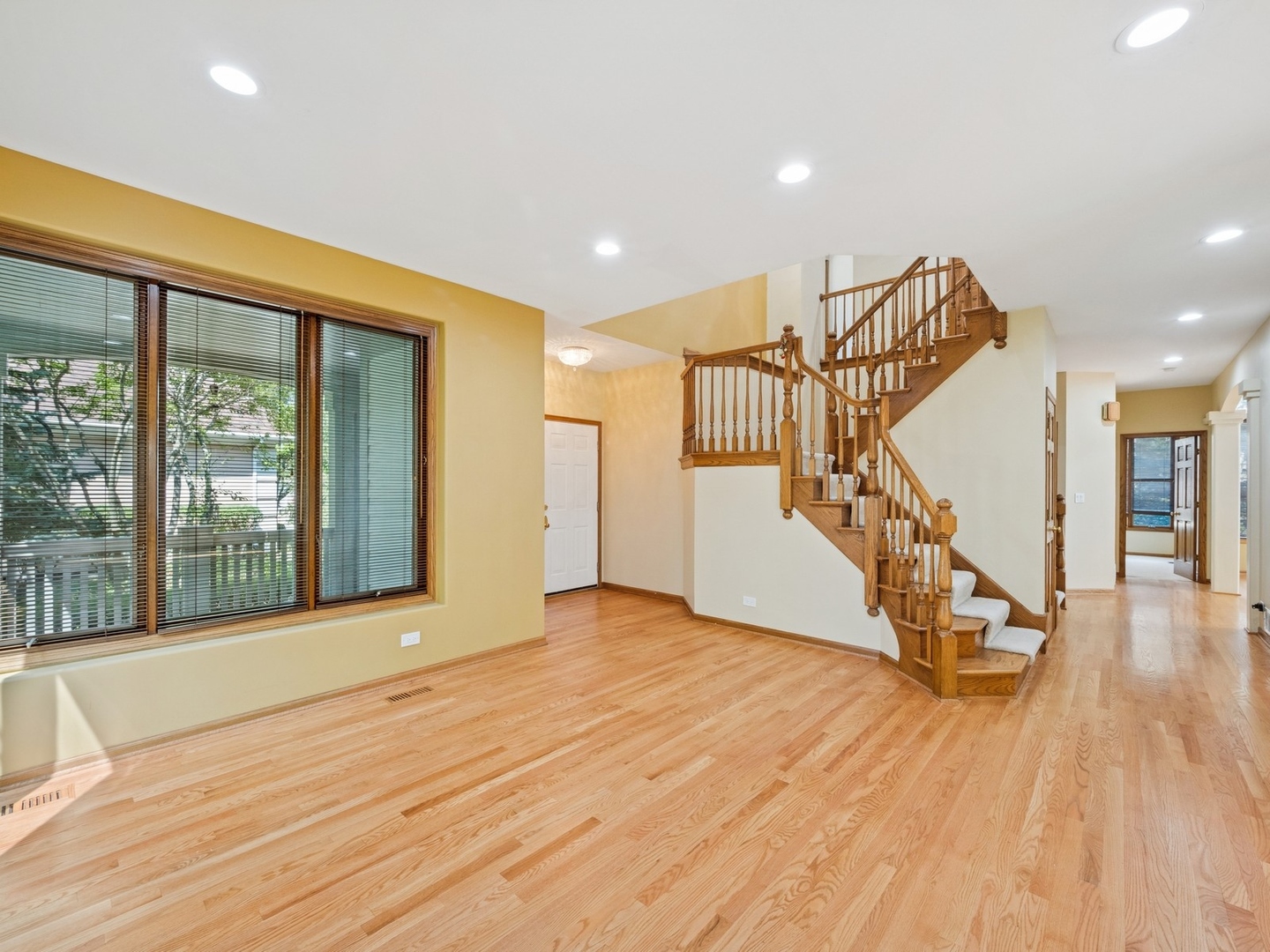 1134 S Hiddenbrook Trail, Palatine, IL 60067