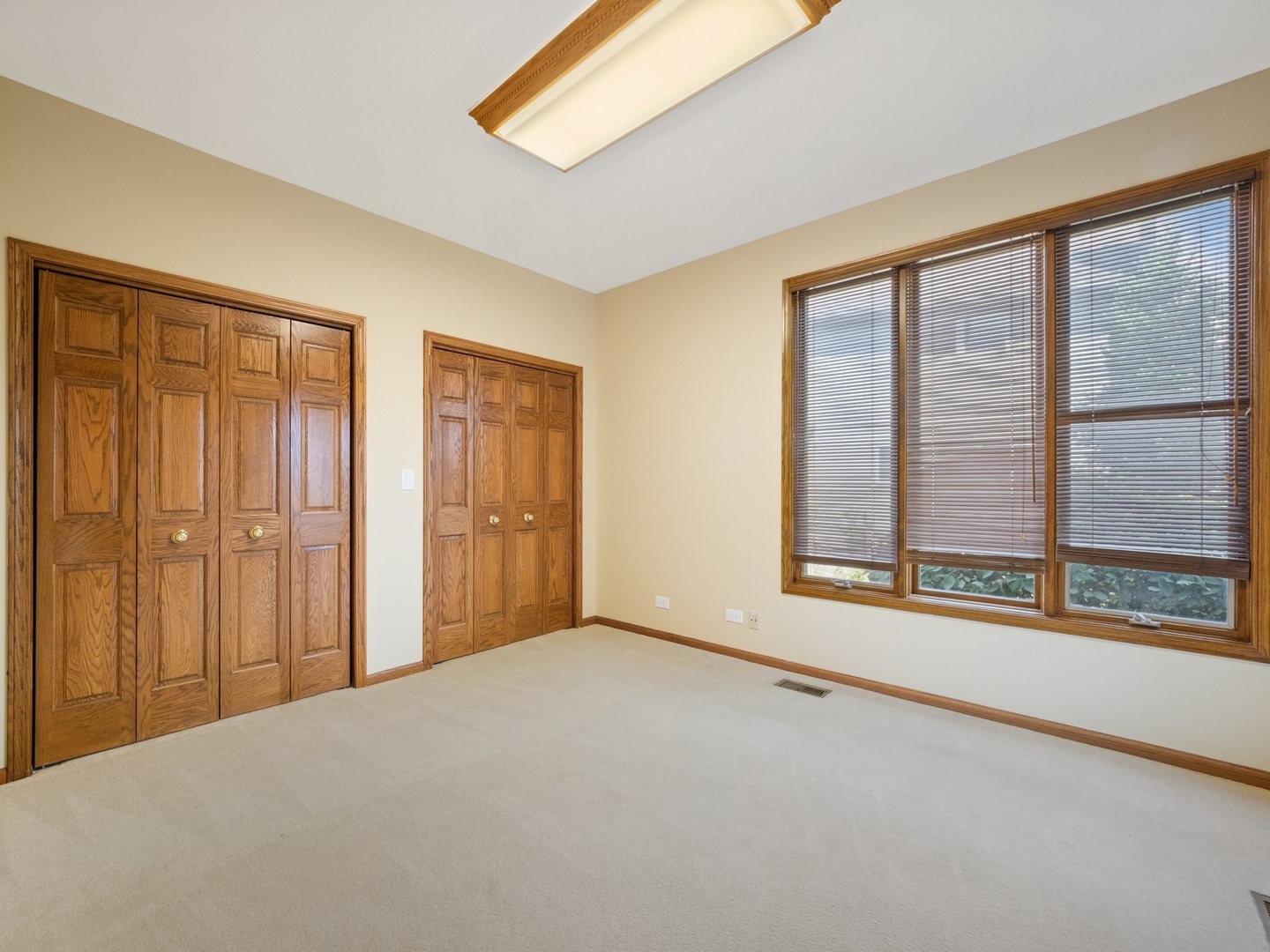 1134 S Hiddenbrook Trail, Palatine, IL 60067