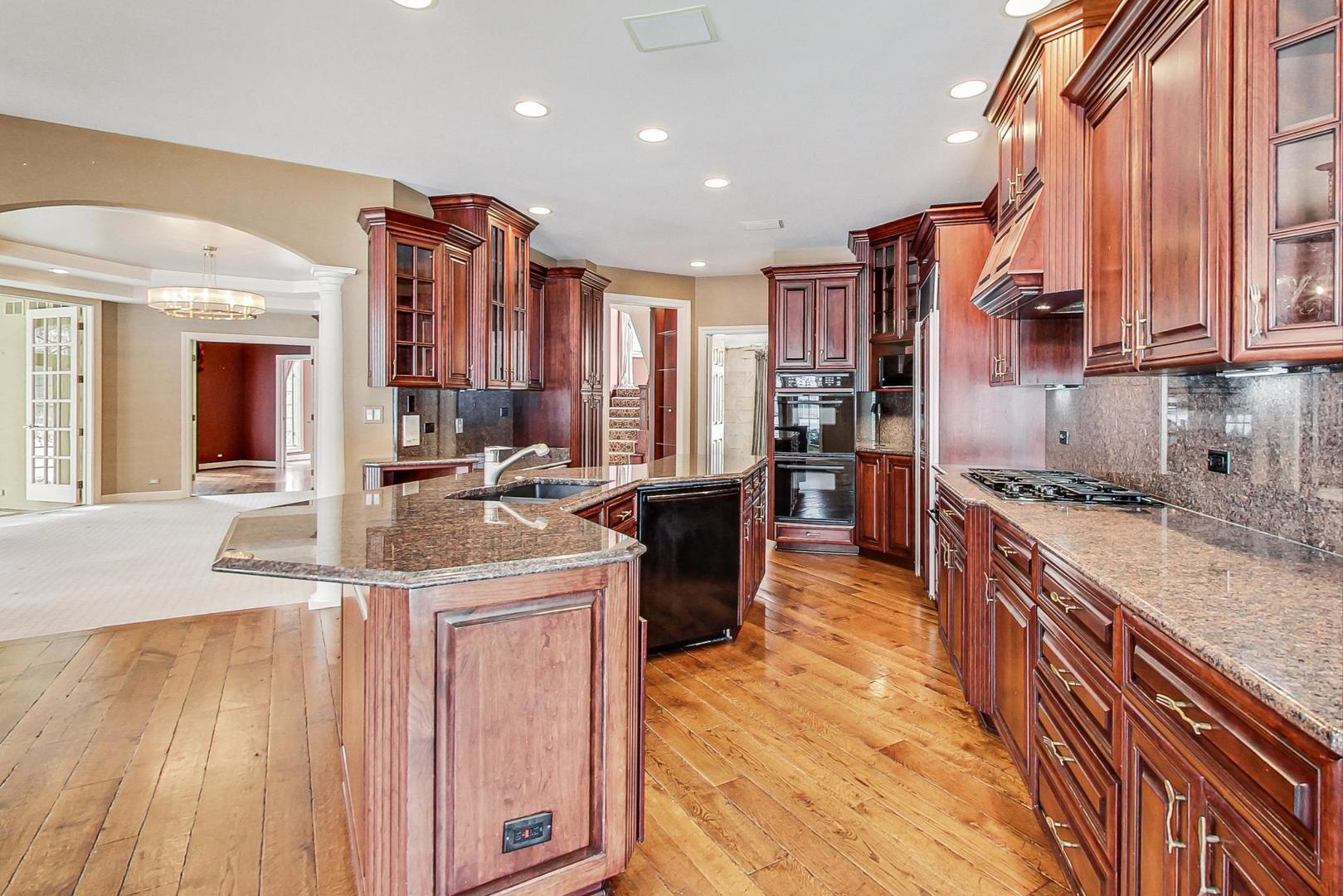 6256 Wildwood Lane, Burr Ridge, IL 60527