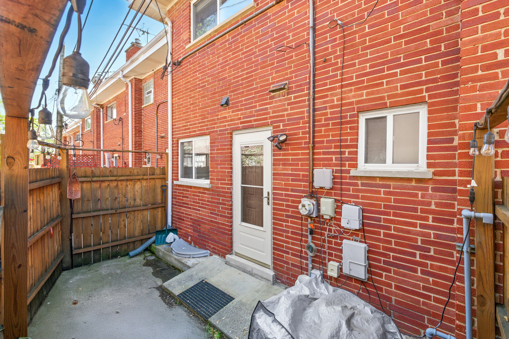 173 Village Court, Des Plaines, IL 60016