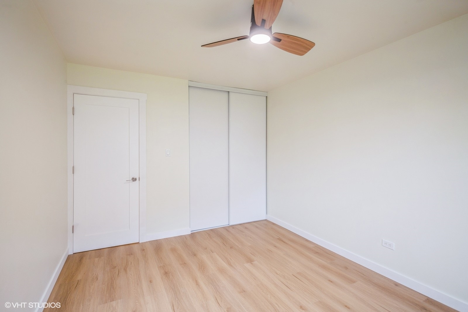 8880 GOLF Road #1H, Des Plaines, IL 60016