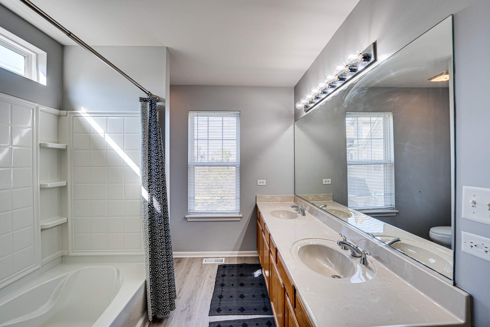 3379 Kentshire Circle, Aurora, IL 60504