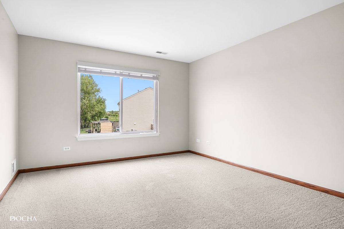 2413 Roxbury Lane, Montgomery, IL 60538