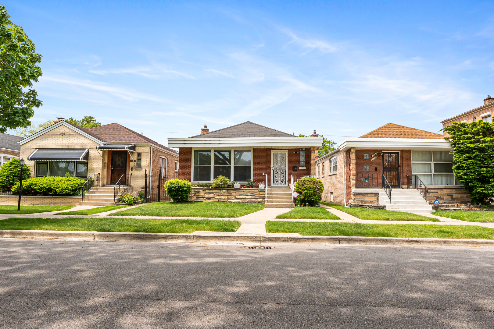 8952 S East End Avenue, Chicago, IL 60617