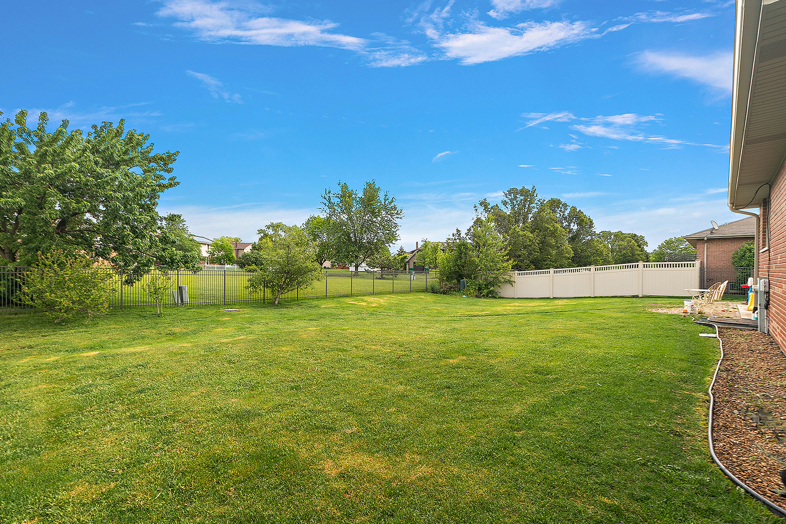 8542 Monaghan Drive, Tinley Park, IL 60487