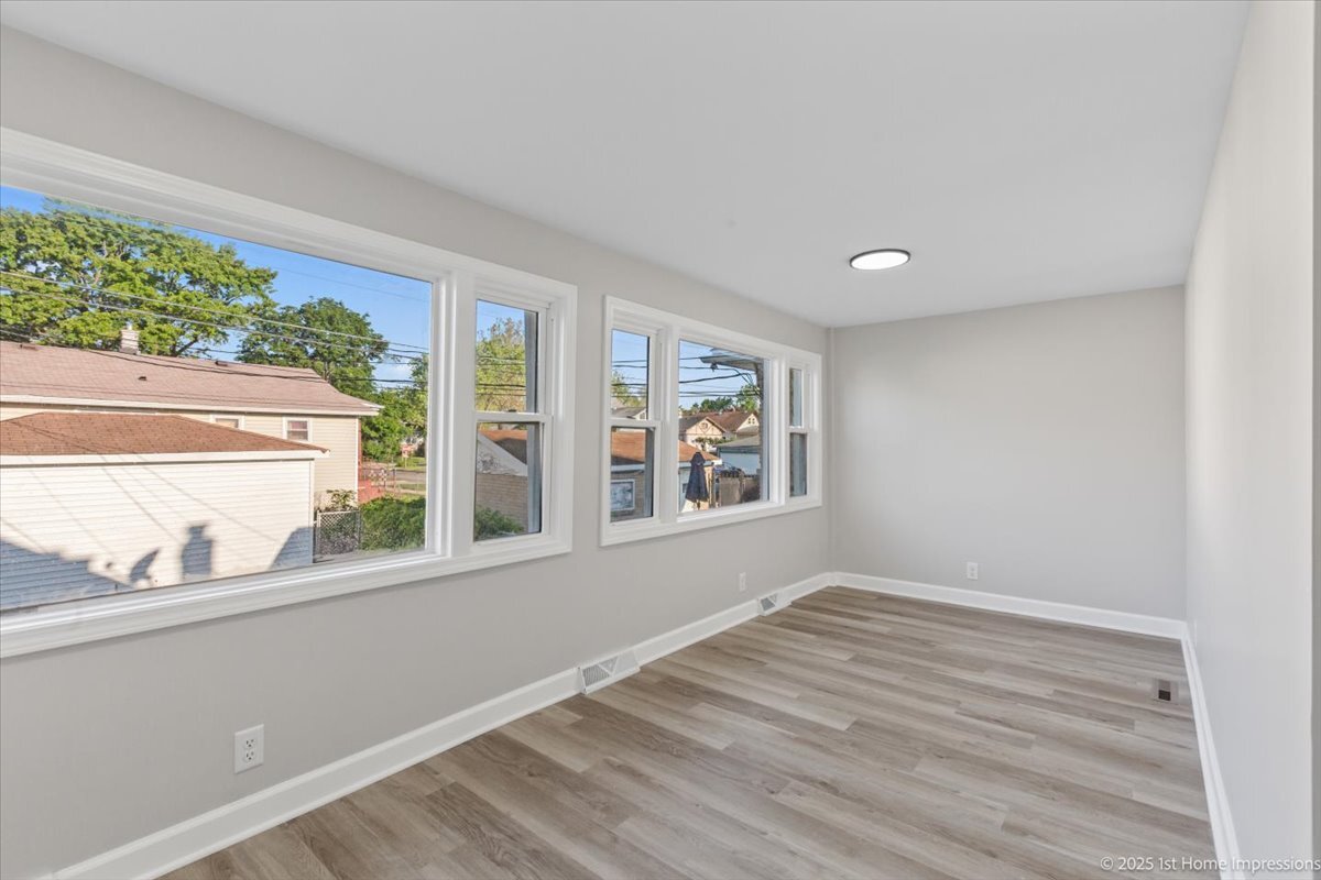 2102 S 7th Avenue, Maywood, IL 60153