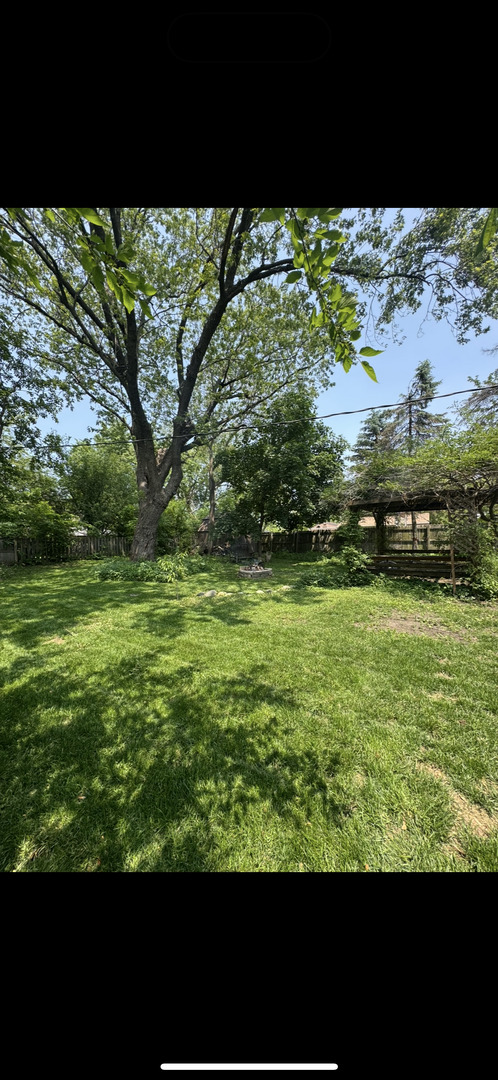 60 Pleasant Street, Hoffman Estates, IL 60169