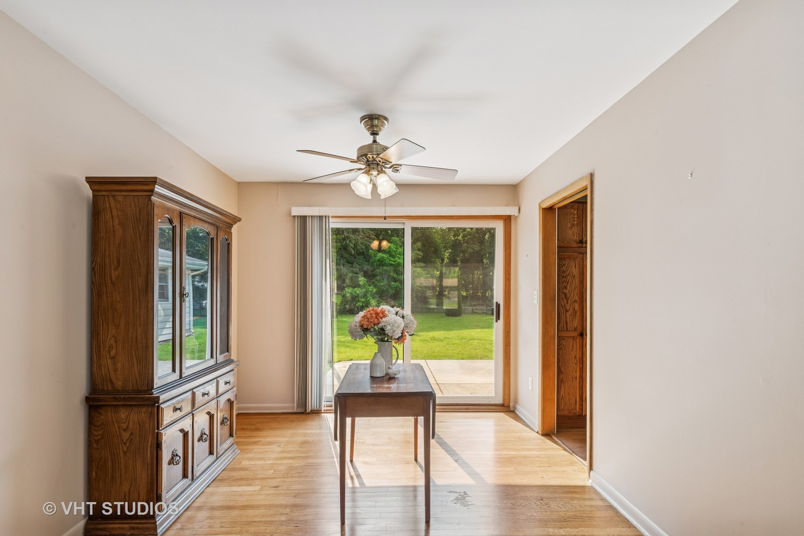 203 Brookhill Road, Libertyville, IL 60048