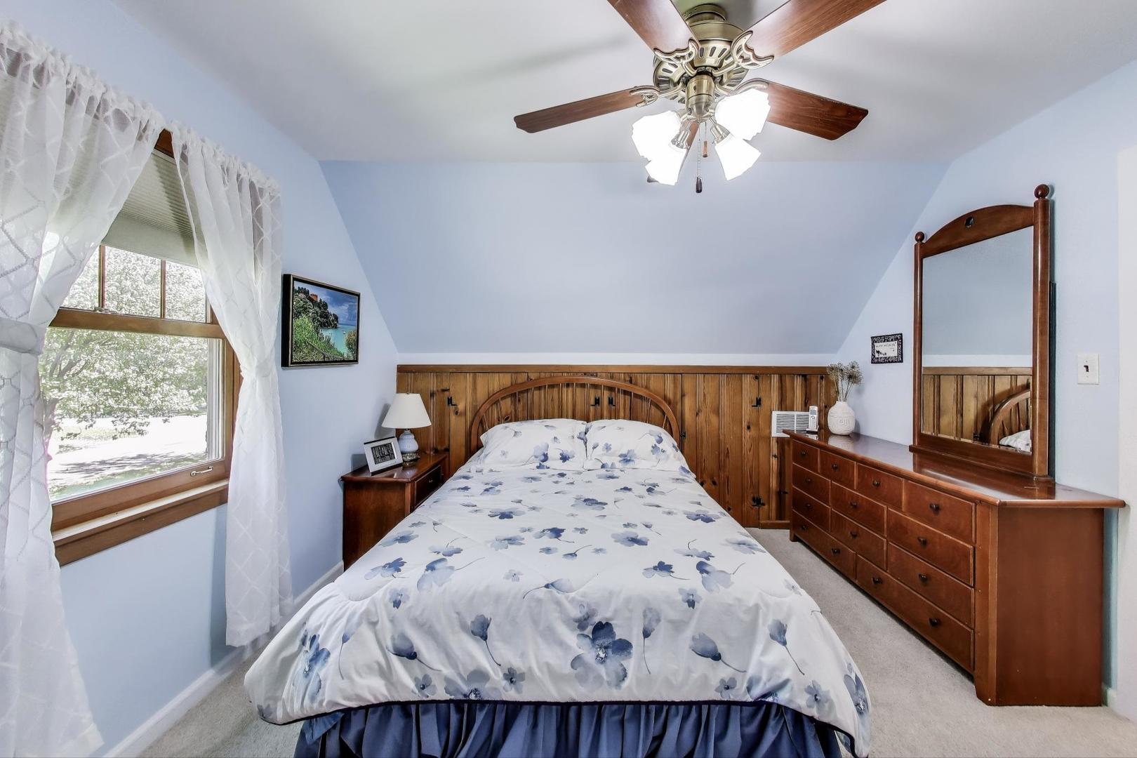 266 S Warrington Road, Des Plaines, IL 60016