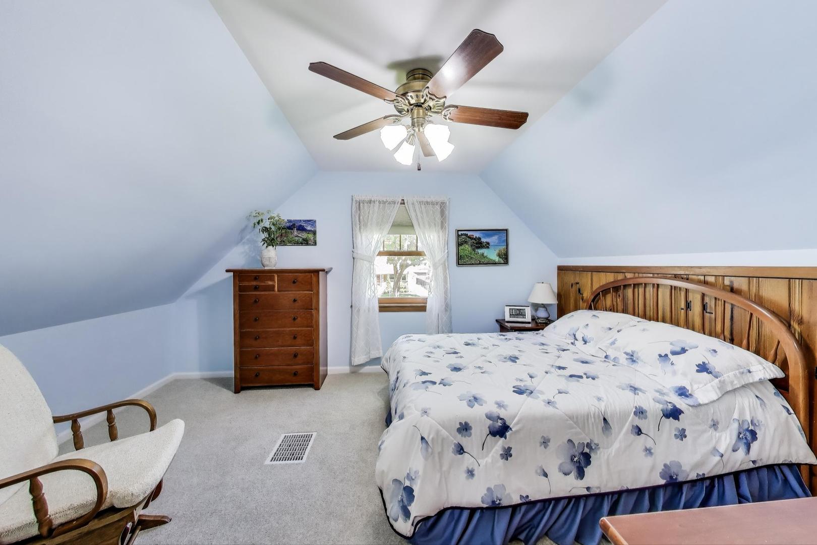 266 S Warrington Road, Des Plaines, IL 60016