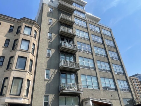 770 W Gladys Avenue #207, Chicago, IL 60661
