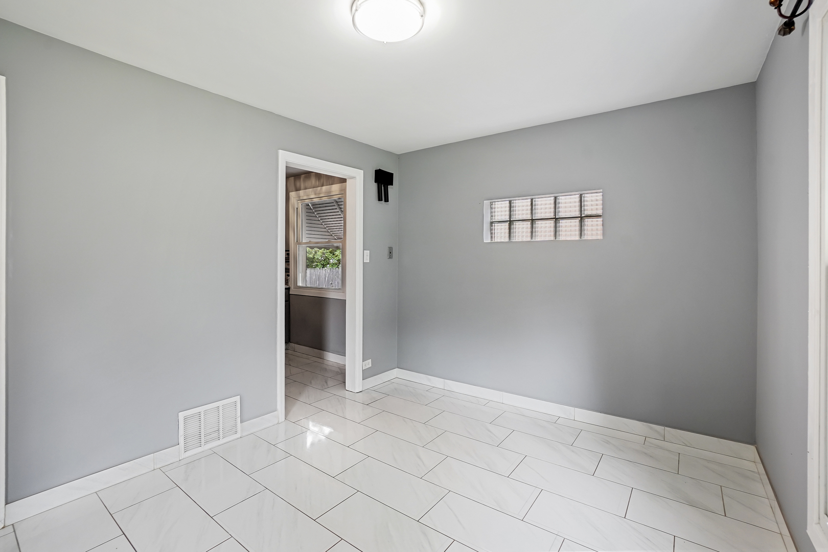 2640 Westbrook Drive, Franklin Park, IL 60131