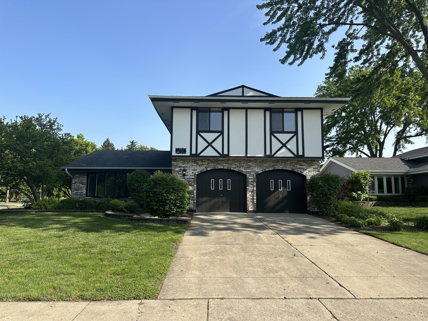 190 Bourne Lane, Bloomingdale, IL 60108