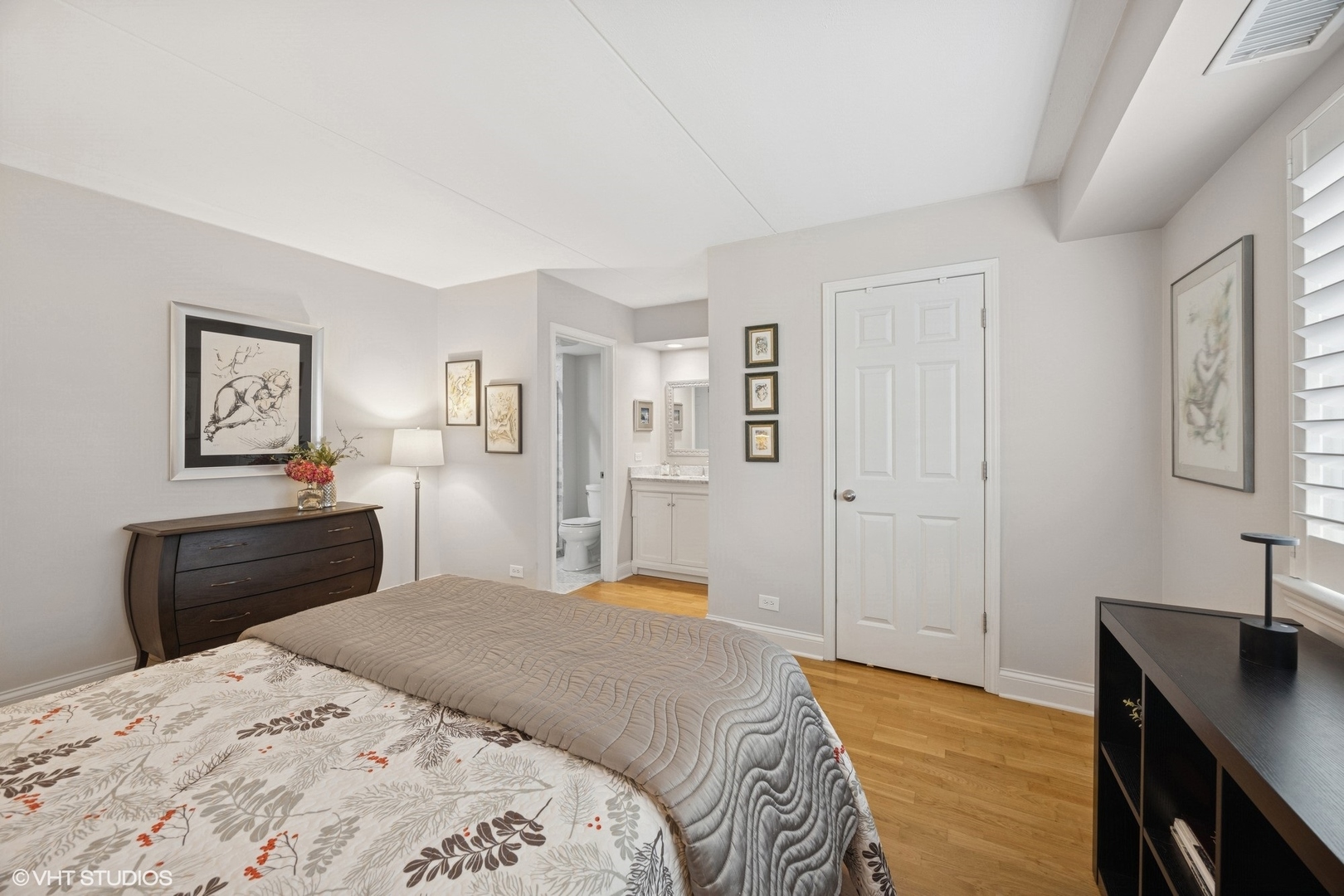 17 N Madison Avenue #4, La Grange, IL 60525