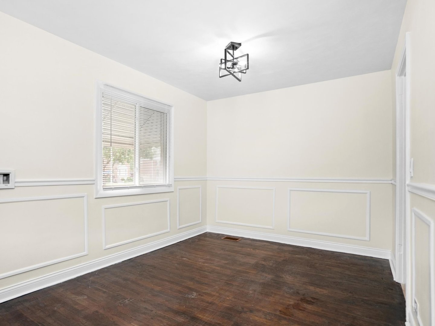 826 Westchester Boulevard, Westchester, IL 60154