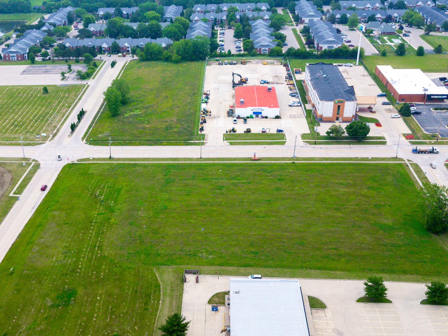 1044 Wylie Drive, Bloomington, IL 61705